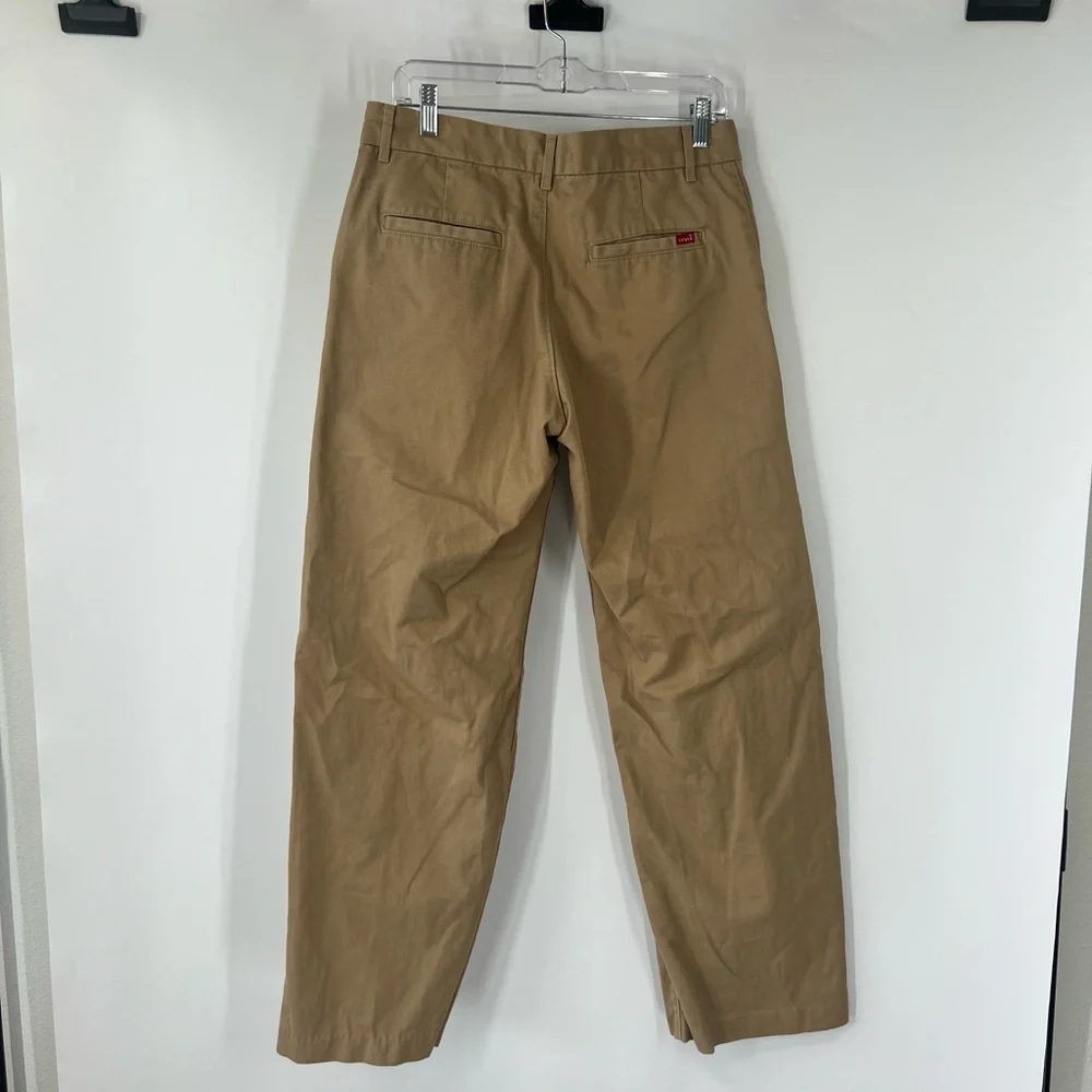 Levi’s High Rise Baggy Trousers in Tan - Picture 5 of 8